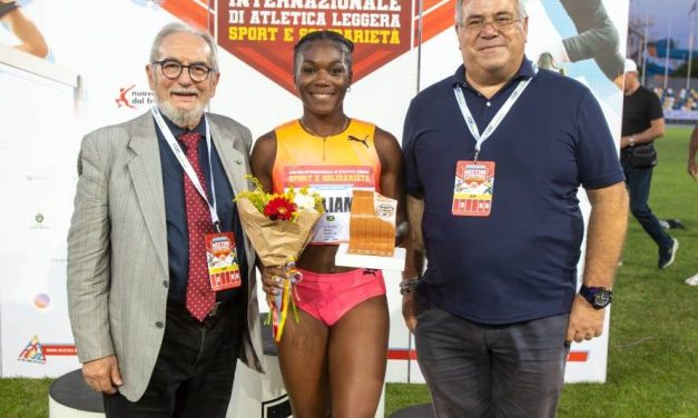 Meeting Lignano – Il premio Fair Play consegnato dal presidente Ruggero Alcanterini a Giorgio Dannisi