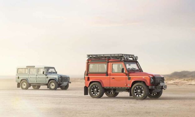 Il debutto della Classic Defender V8 by Works Bespoke