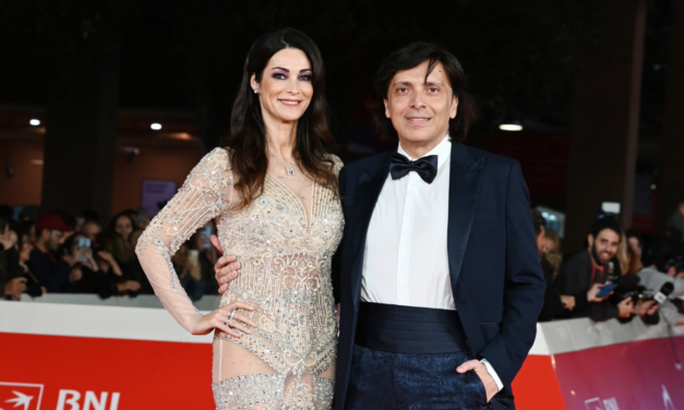 Roma. Anton Giulio Grande veste Manuela Arcuri al Festival del Cinema di Roma